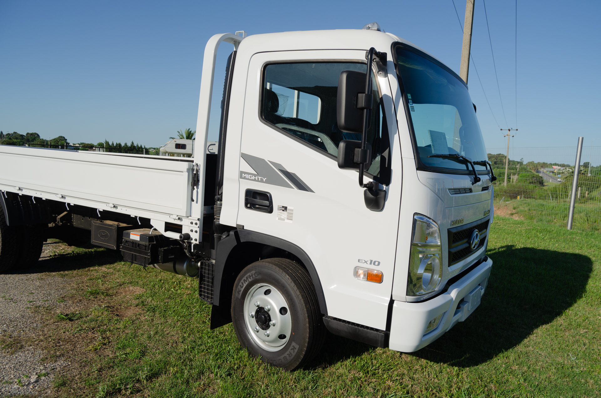 HYUNDAI EX10