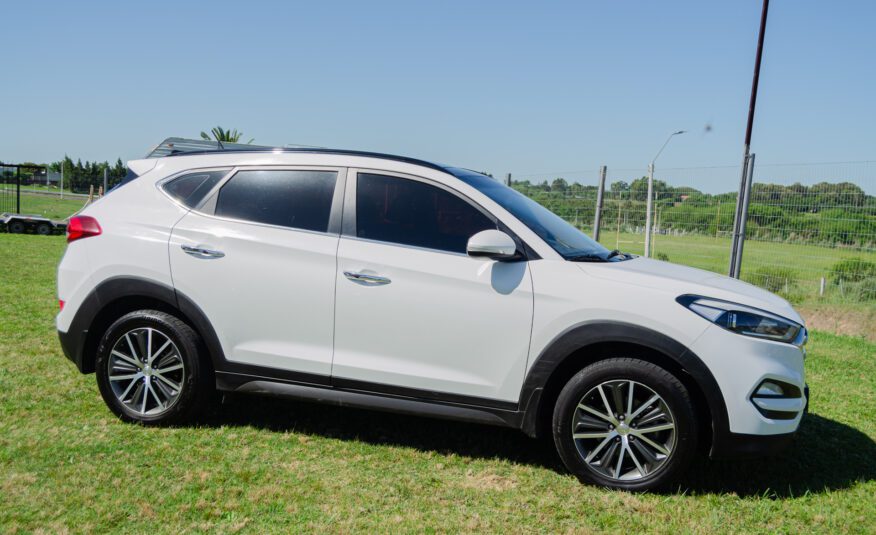 HYUNDAI TUCSON 2.0 AT