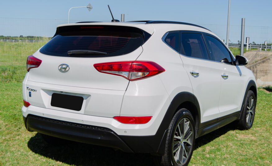 HYUNDAI TUCSON 2.0 AT
