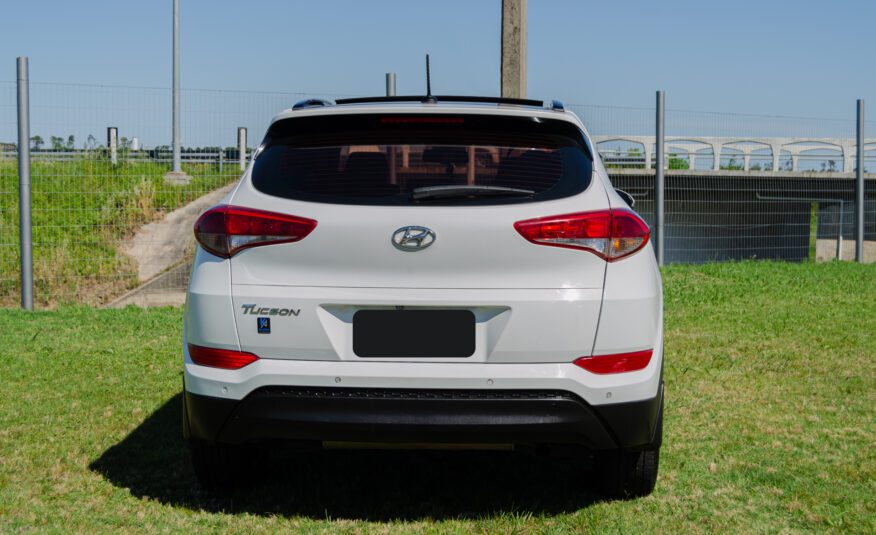 HYUNDAI TUCSON 2.0 AT