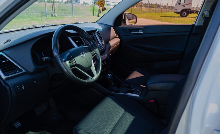 HYUNDAI TUCSON 2.0 AT