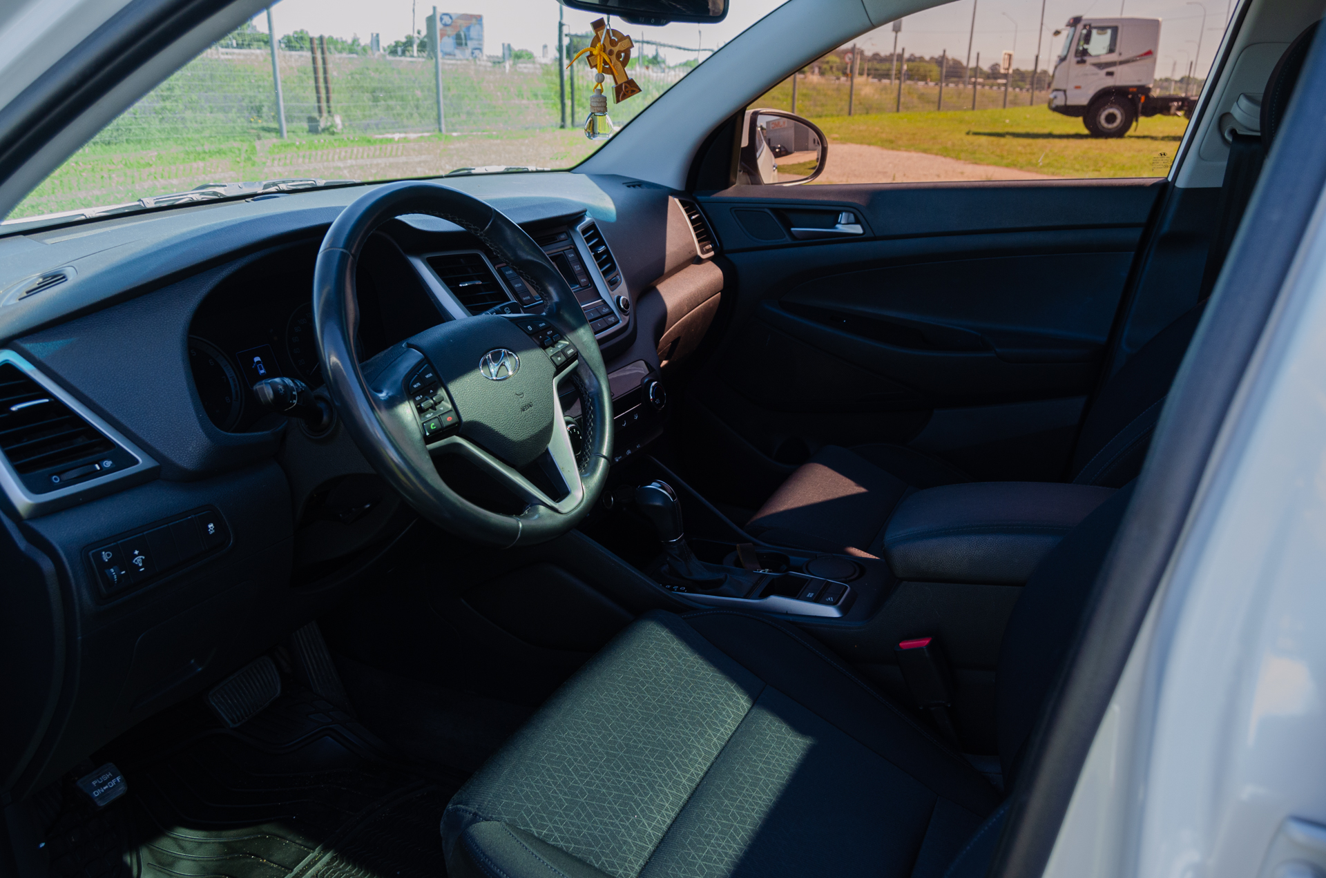 HYUNDAI TUCSON 2.0 AT